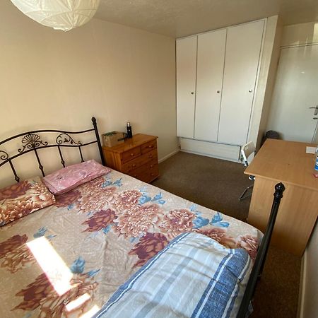 Two-Bedroom Flat Close To Uni & Shopping Center With Free Parking Ковентри Экстерьер фото